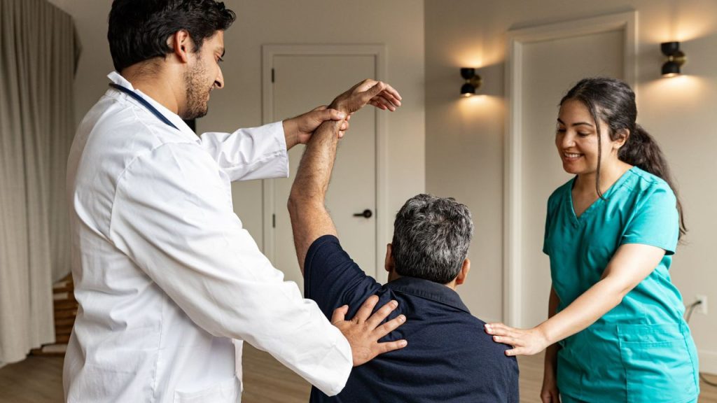 بهترین حرکات فیزیوتراپی برای دیسک کمر