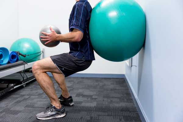 بهترین حرکات فیزیوتراپی برای دیسک کمر