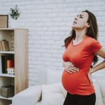 علت کمر درد در بارداری چیست | آیا کمر درد در بارداری خطرناک است؟