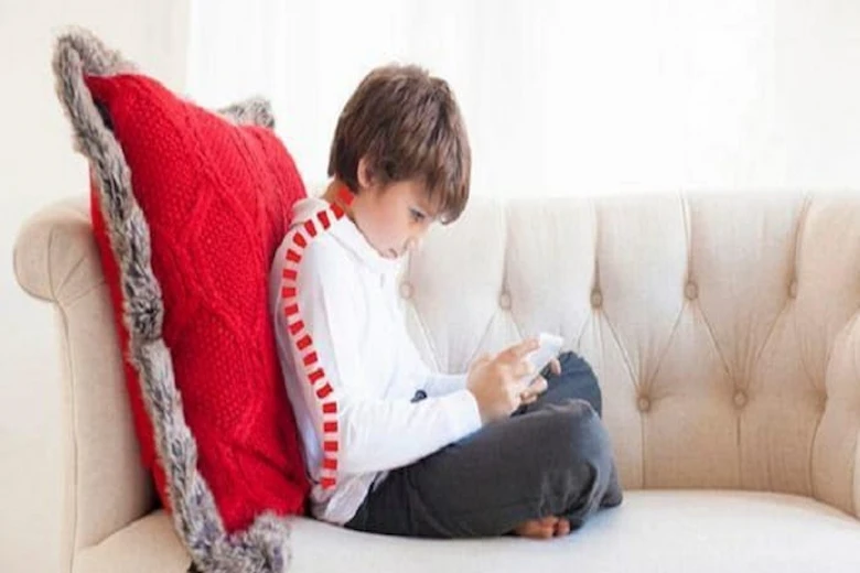 تصویری از قوز گردن کودکان