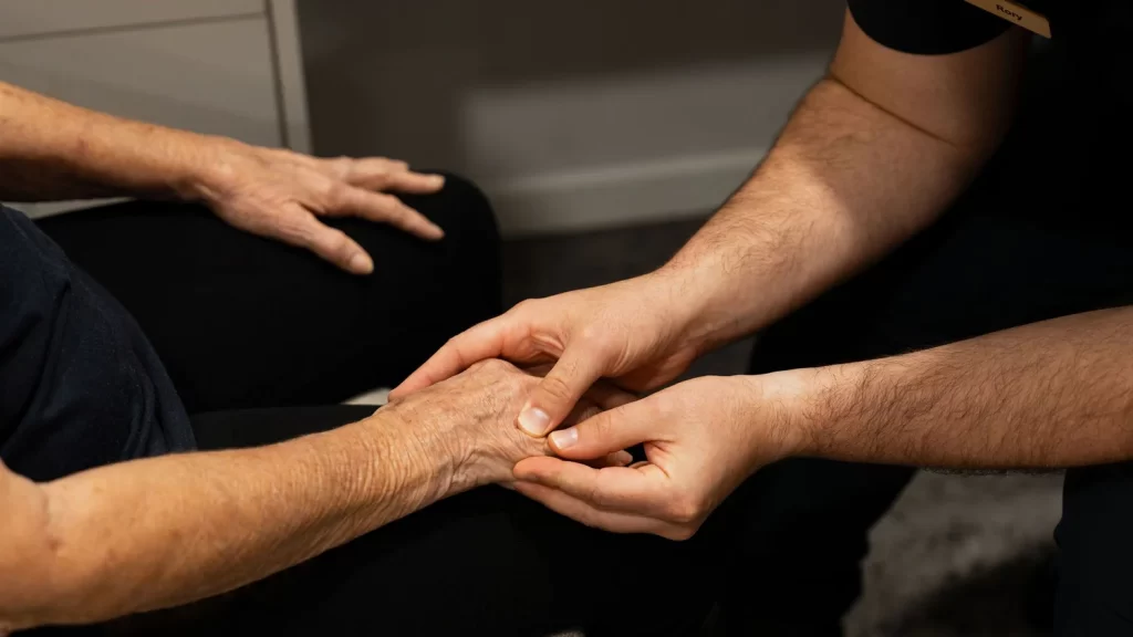 فیزیوتراپی برای روماتیسم مفصلی