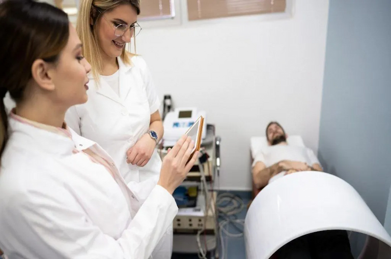 تصویری از دستگاه مگنت تراپی