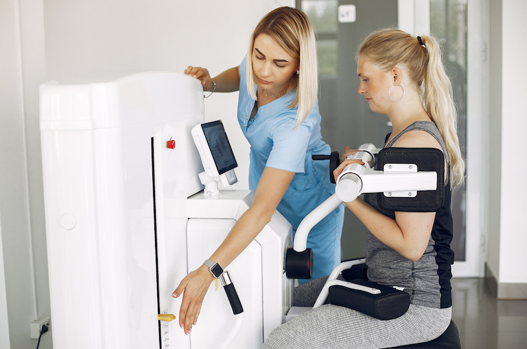 تصویری از دستگاه تکار تراپی فیزیوتراپی