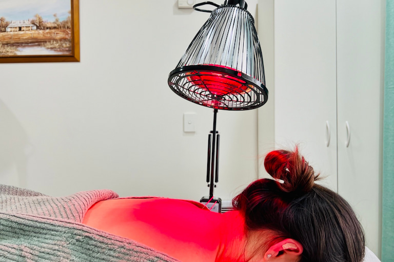 تصویری از دستگاه اینفرا رد فیزیوتراپی